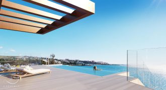 Duplex et piscine privée face à la mer à Estepona